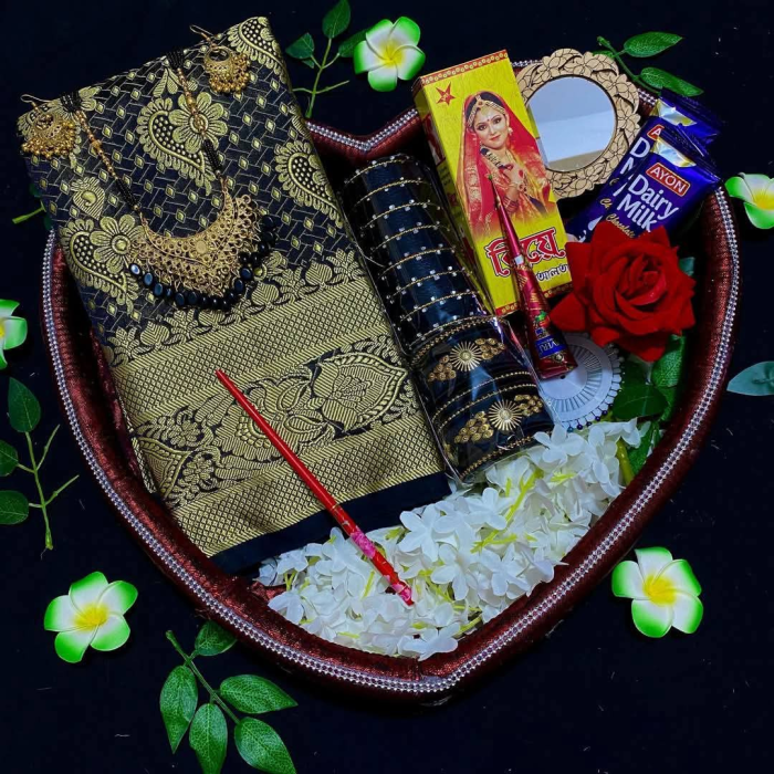 নকশী পল্লী প্রিমিয়াম গিফট বক্স