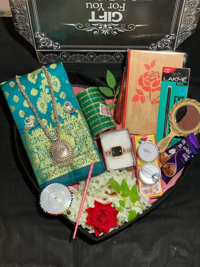 নকশী পল্লী প্রিমিয়াম গিফট বক্স